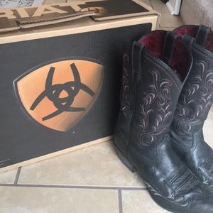 Black Ariat Cowboy Boots